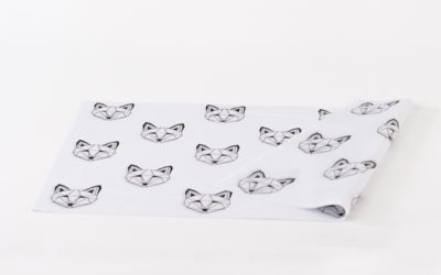 Complétez vos étiquettes textiles avec notre nouveau service de papiers de soie personnalisés !